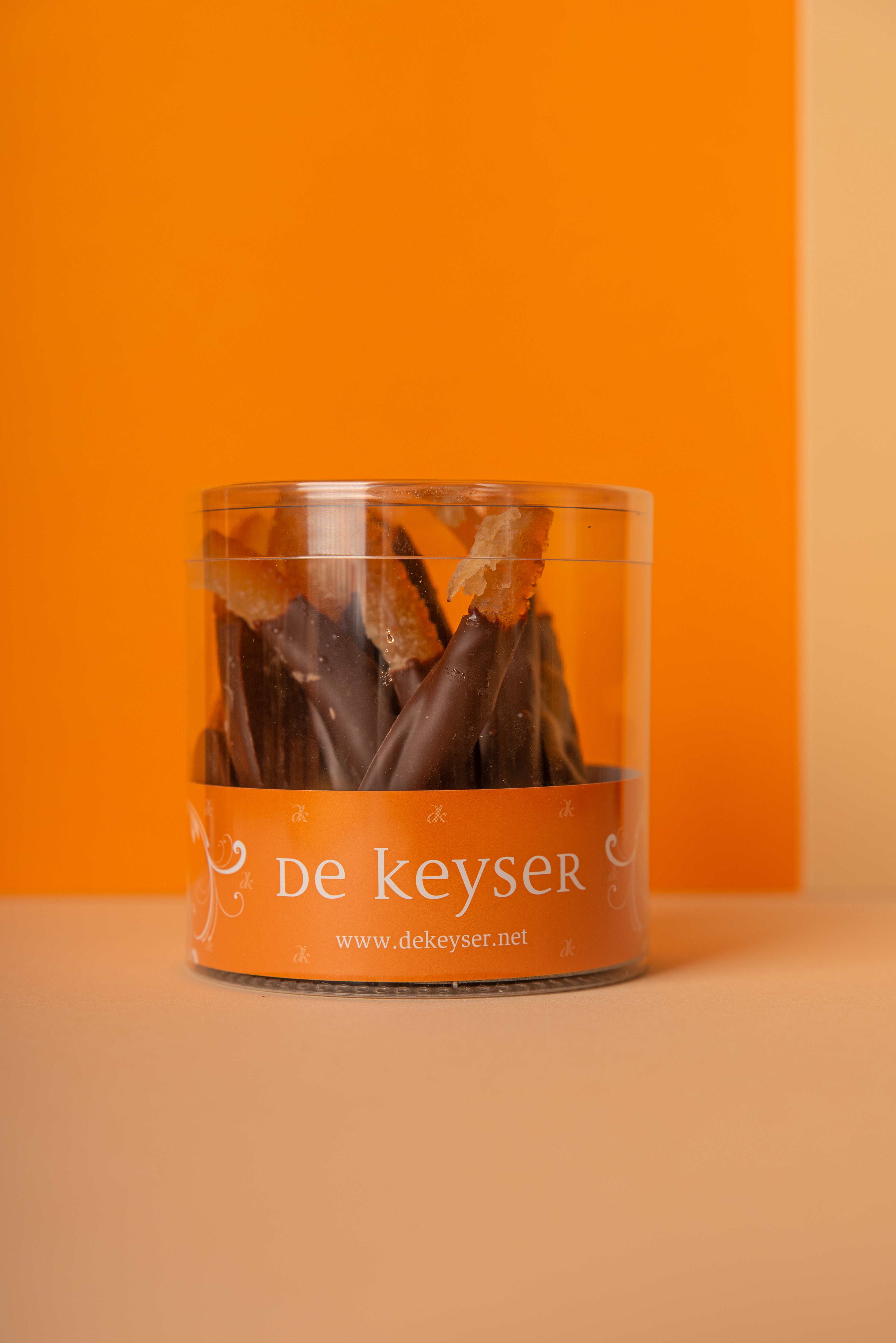 Orangetten van pure chocolade